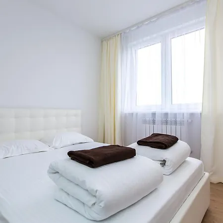 під голоском 8 *