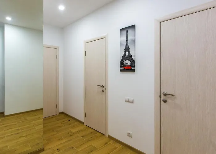 під голоском 8 *