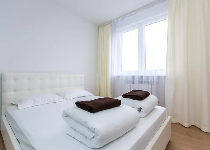 під голоском 8 *